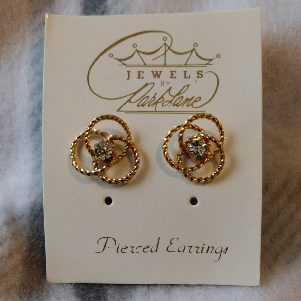 Gold Earrings: Costume Jewelry